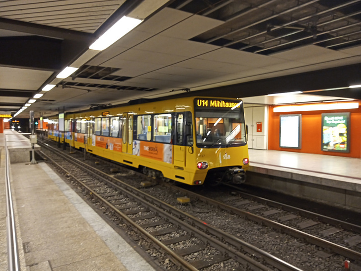 A Stadtbahn néha villamos, néha metró, néha meg gyorsvasút