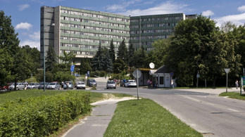 Két kórházat is felújít a kormány, és új mentőállomást kap a Balaton