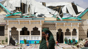 Legalább tízen meghaltak egy öngyilkos merényletben Szomáliában