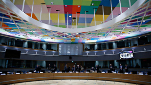 Az Európai Unió további két csoportot és két személyt vett fel szankciós jegyzékébe