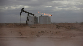 Már 100 dollárnál az olajár, elszállóban a nyersanyagárak