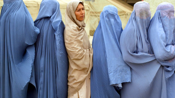 Fedett fejjel kell megjelenniük munkahelyükön az afgán tisztviselőnőknek