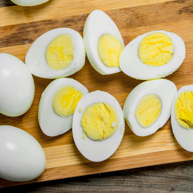 Túl sok lett a főtt tojás? Mutatjuk, hogy tárold és használd fel