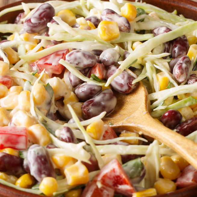Tartalmas coleslaw mexikói módra – A salátát kukorica és bab is gazdagítja