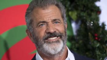 Mel Gibson egy balatoni pincészetben borozott