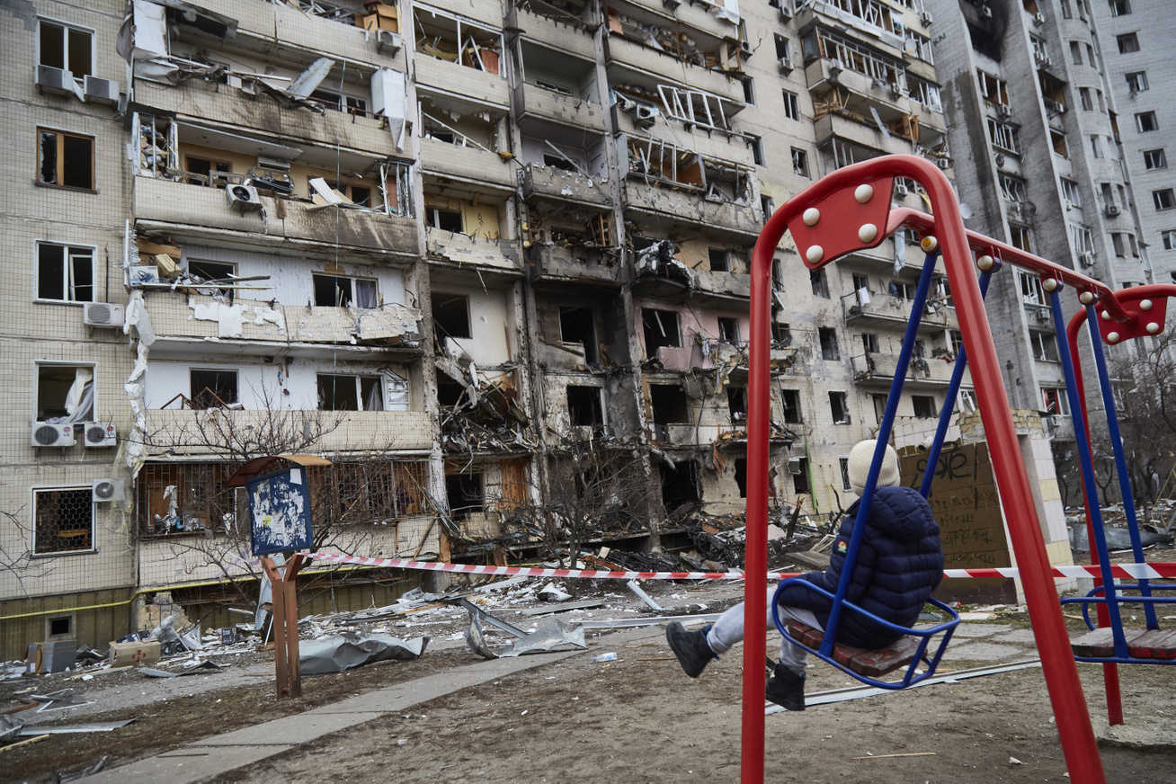 Megrázó fotók az orosz-ukrán háborúról: az emberek a föld alá menekülnek -  Terasz | Femina