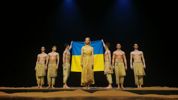 Sírva ünneplik a franciák a Recirquel ukrán művészeit