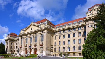 DK: A Debreceni Egyetem vonja vissza Putyin díszpolgári címét