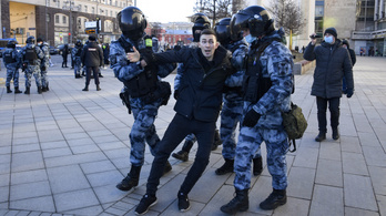 Oroszországban 44 városban tüntettek – nem maradt el a rendőrség retorziója