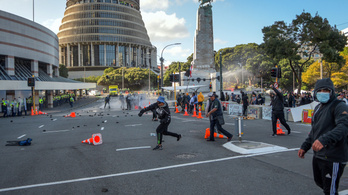 Oltásellenesek tüntettek és gyújtogattak Új-Zélandon