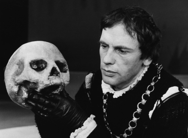 Mi volt a Hamletből ismert szegény Yorick foglalkozása?