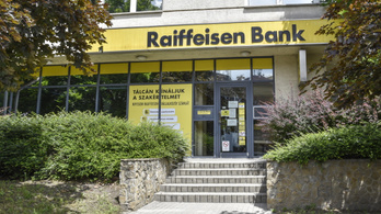 Rémhírterjesztés miatt feljelentést tett a Raiffeisen Bank