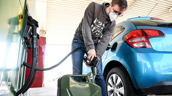 Ausztriában 720 forint fölé emelkedtek az üzemanyagárak