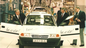 Ma harmincéves az első magyar Opel Astra