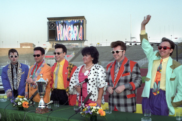 Szikora Róbert, Fekete Gyula, Fenyő Miklós, Dolly Novai Gábor és Kékes Zoltán sajtótájékoztatót tart 1995. május 23-án a Népstadionban 