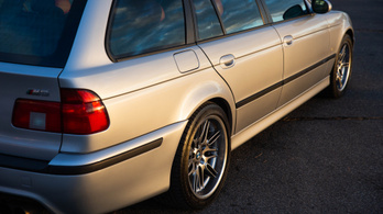 Hiányzott a sorból a 2000-es évek BMW M5 Touring-ja