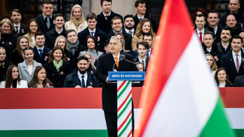 Orbán Viktor: Ellenfeleink a szétesés határán billegnek