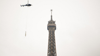 Hat méterrel magasabb lett az Eiffel-torony