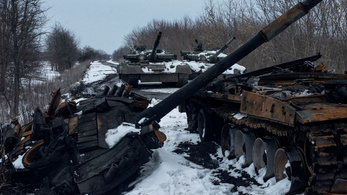 Autószerelő műhelyben alakítják át az oroszoktól zsákmányolt fegyvereket az ukránok
