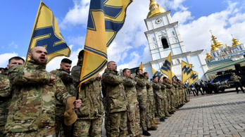 Azov ezred: a legkeményebb ukrán ultrák harcolnak az oroszok ellen
