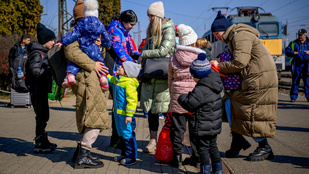 Foglalkoztatnának ukrajnai menekülteket a magyar kereskedelemben