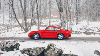 60 millióért volt szervizben ez a piros Porsche 959