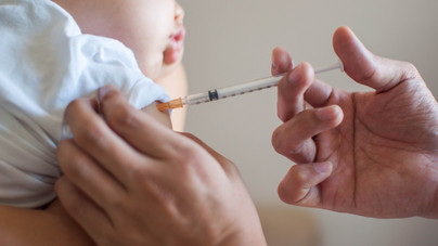 Bizarr: az első védőoltás sebbe dörzsölt hólyagváladék volt