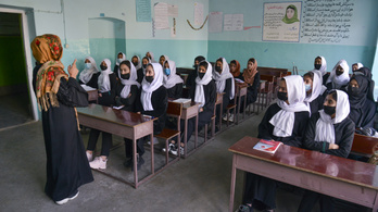 Éppenhogy megnyitott, a kabuli tálib kormányzat ismét bezáratta a lányokat oktató középiskolákat