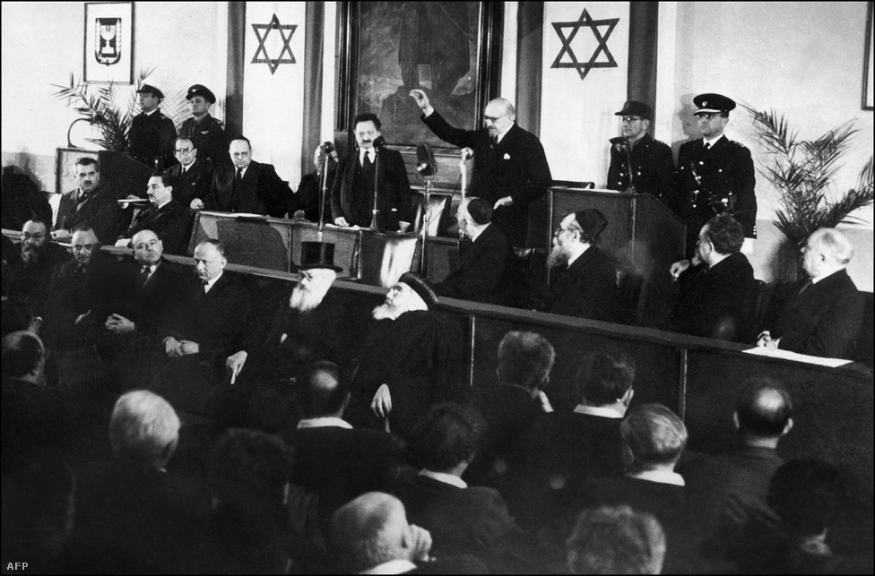 1949. február 17-én letette esküjét Chaim Weizmann, Izrael első elnöke. Izrael 1949. május 11-én az ENSZ tagállama lett.