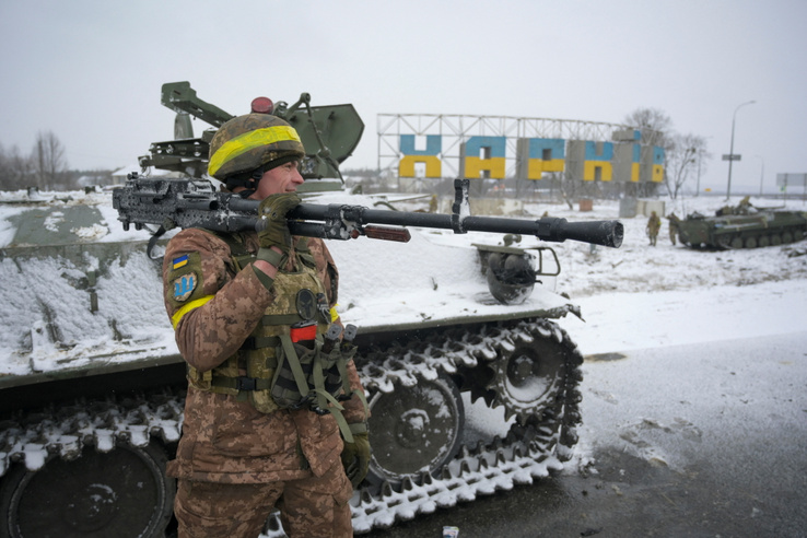 Ukrán katona Harkivban 2022. február 25-én