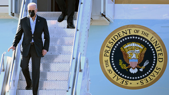 Joe Biden az ukrán határ közelében landolt