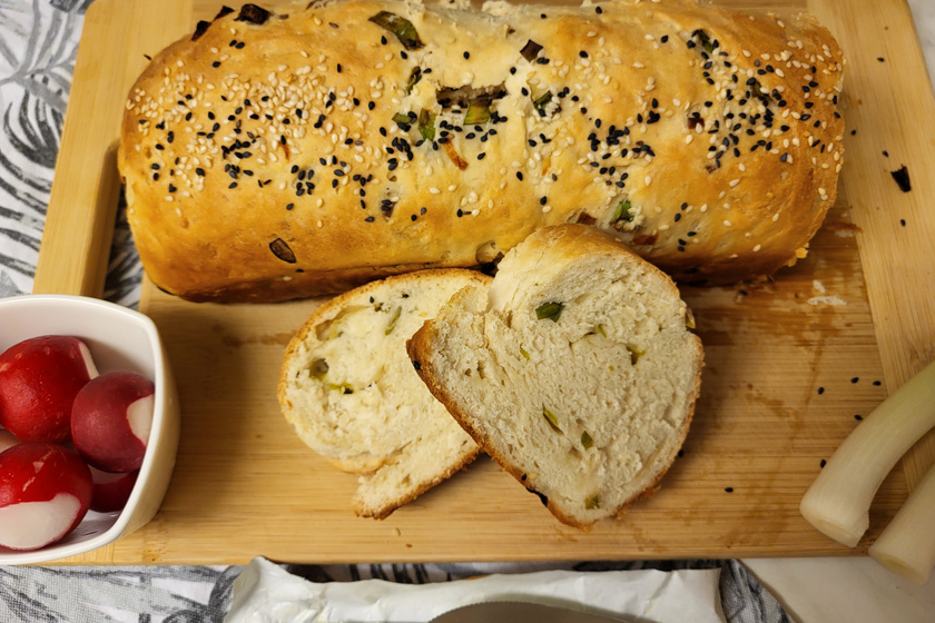 Foszlós, medvehagymás kenyér házilag: kezdőknek is sikerülni fog