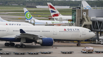 Fiatal ortodox zsidók perlik diszkriminációra hivatkozva a Delta és a KLM légitársaságot