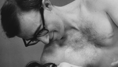 Woody Allen botrányos szerelmi élete: vajon miért tetszik annyira a nőknek?