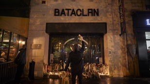 Lejátszották végül a Bataclan-i terrortámadás kép- és hangfelvételeit a párizsi perben