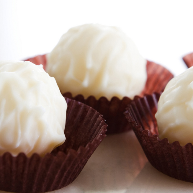 Krémes, fehér csokis trüffelgolyó villámgyorsan: 3 hozzávalóból készül az édesség