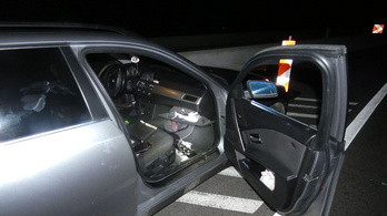 Az autó ablakán dobták ki a drogot az M3-ason, amikor látták, hogy jön a rendőr