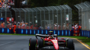Leclerc az utolsó pillanatban repítette élre a Ferrarit
