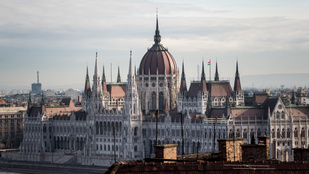 Nem hátrál meg a kormány, megépül a budapesti szuperkórház