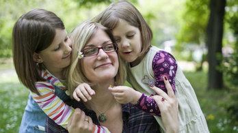 Kutatás: Tisztelet övezi az édesanyákat Magyarországon