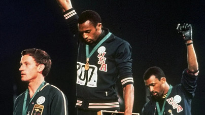 Tiltakozó akciójuk miatt megbélyegezték a két színes bőrű olimpikont