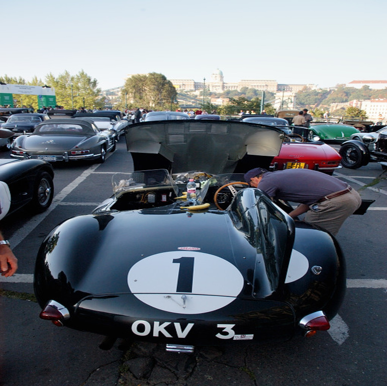 Ez a D-Type nyerte az 1954-es Reims-i 12 órás versenyt