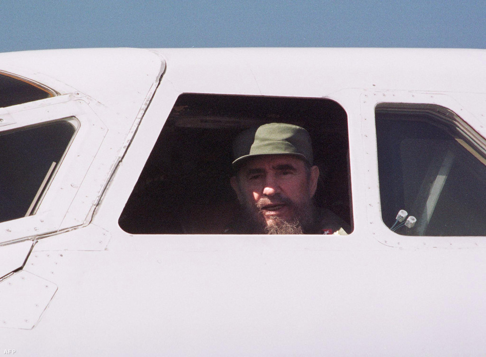 Fidel Castro kubai elnök tekint ki a Concorde pilótafülkéjéből. A gép 1997 december 31-én szállt le először a kommunista szigetországban, a havannai Jose Marti Nemzetközi Repülőtéren. A járaton főleg brit üzletemberek utaztak, Castro a leszállás utáni köszöntési ünnepség alatt járta be a gépet.
