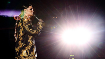 Jessie J új albuma kukába ment a betegsége miatt