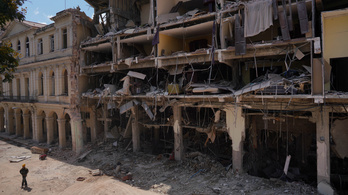 Már 32 halottja van a havannai luxusszállodában történt robbanásnak
