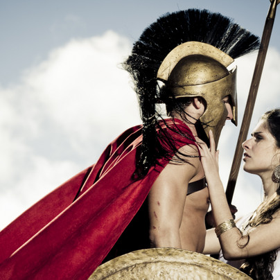 Gladiátorok verejtékét kenték magukra a római nők, míg spártai társaik férfinak öltöztek a nászéjszakán – az ókor legfurcsább szexuális szokásai.