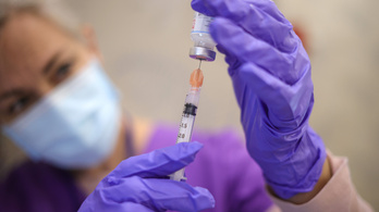 Hétfőtől igényelhető a koronavírus elleni vakcina negyedik dózisa Romániában