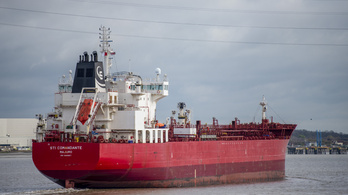 Offshore cégeken keresztül adják-veszik az orosz tankerhajókat