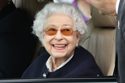 Erzsébet királynő mosolygós, friss fotói: ilyen az állapota most az egészségügyi gondokkal küzdő uralkodónőnek