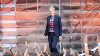 Kínos kérdései voltak, Obama táncolt neki – búcsúzik Ellen DeGeneres